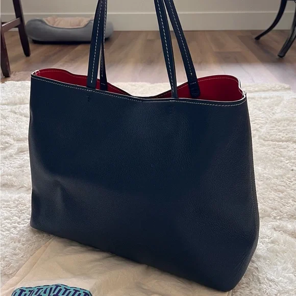 NWOT. Tory Burch Perforated Logo Tote Royal Navy and Cherry Apple Tote Bag - Picture 2 of 7